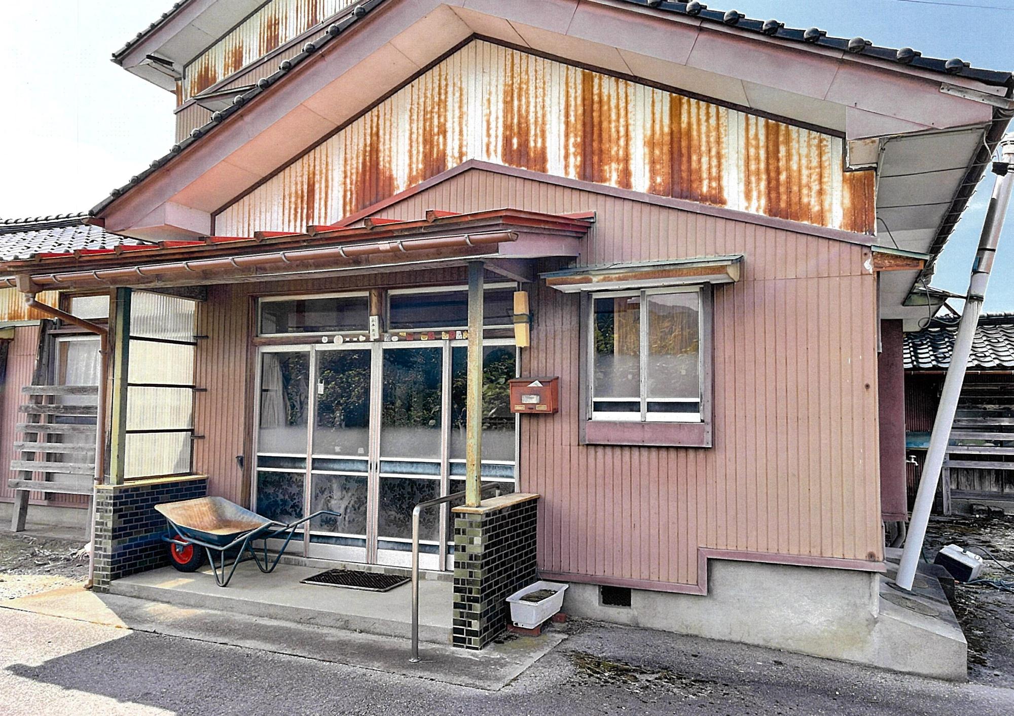 木造2階建て(8DK)