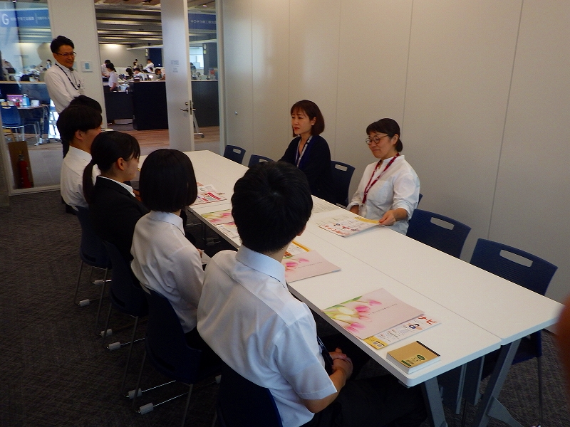 結婚・子育て応援課の事業説明を受けました