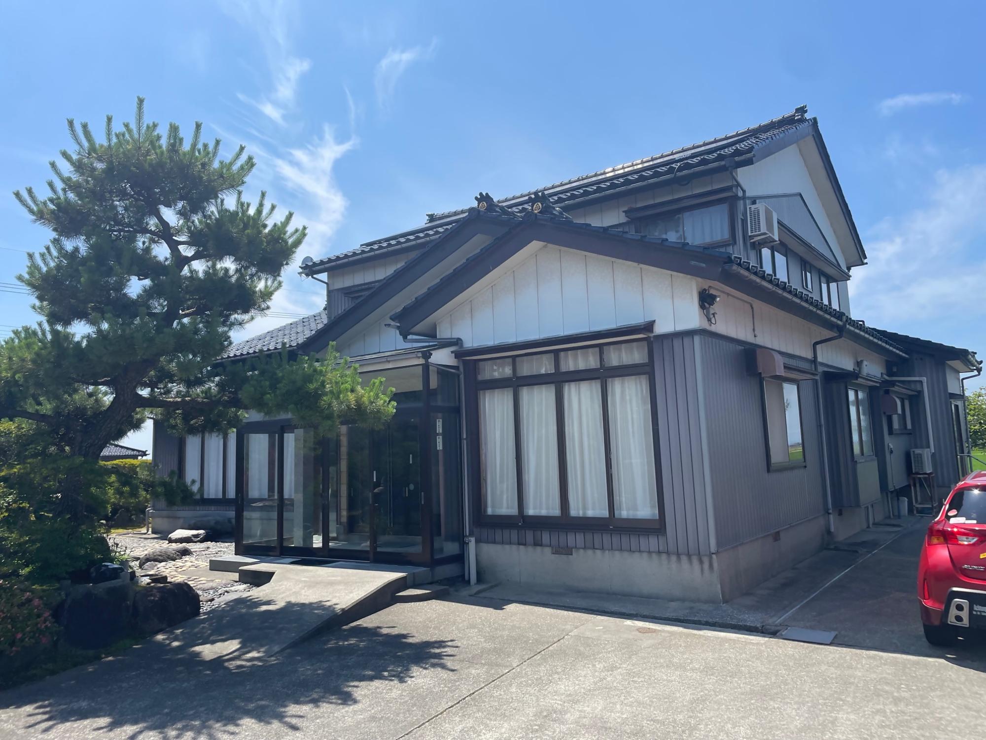 木造2階建て（12LDK）